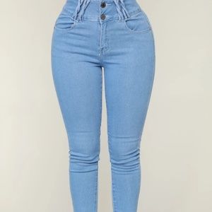 BRAND NEW Hold Me Tight High Rise Skinny Jeans
